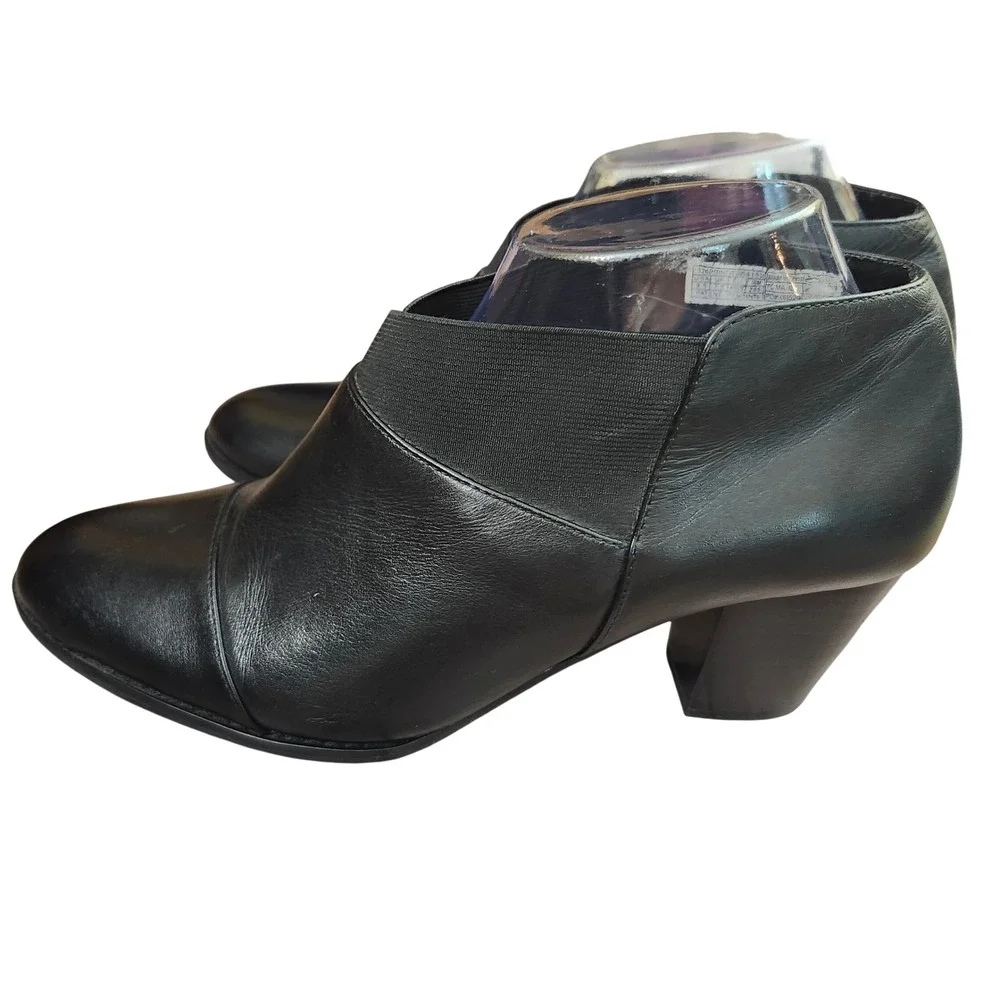 Vionic Point Orthaheel Black Leather Cap Toe Booties Shooties 9.5 Luxury Classic